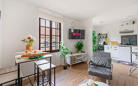 Grand Logement 38M2, Aeroport Paris Cdg, Disneyland Paris, Parc Asterix, Chambre, Salon